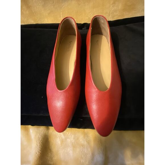 Seychelles “Dreamer” Women's Pull On Flat Cherry Red Shoe Size 8 Leather Comfort - Picture 3 of 11